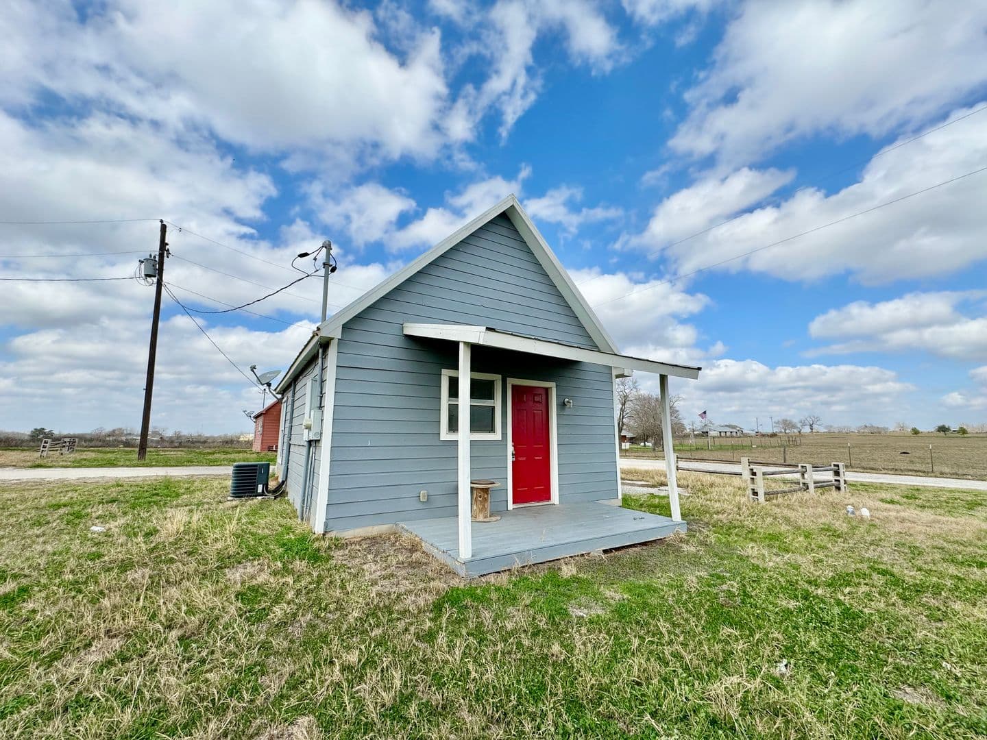Floresville Apartment: 573 Texas 97