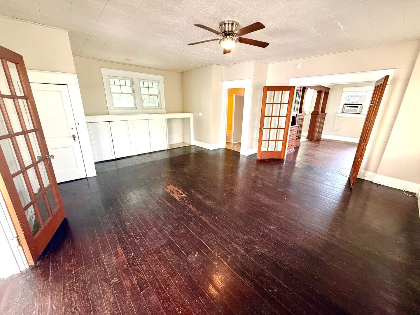 San Antonio Apartment: 810 W Magnolia Ave
