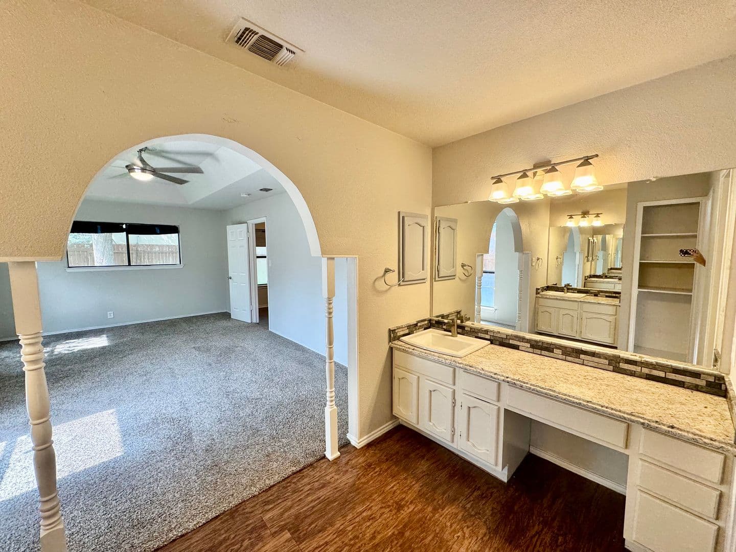 San Antonio House: 4410 Lakebend West Drive