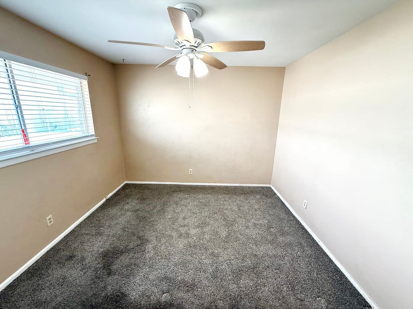 San Antonio House: 113 E Silver Sands