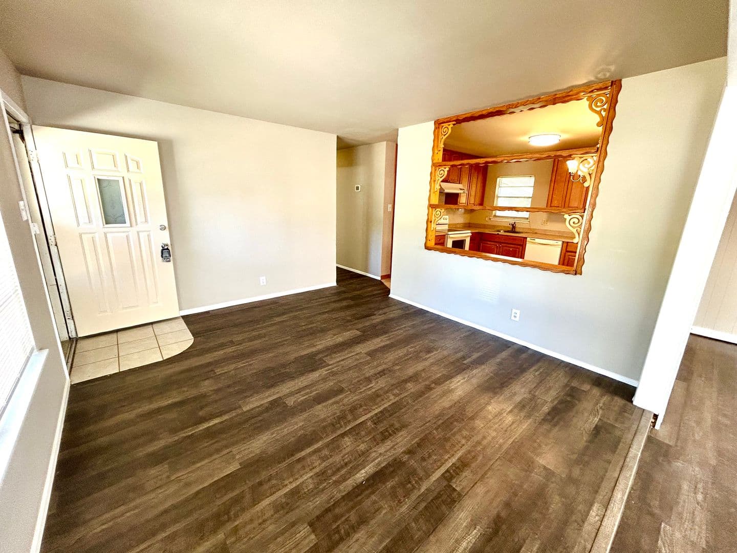Universal City House: 206 Northview Dr.