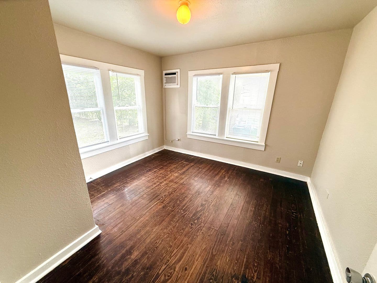 San Antonio House: 515 Lincolnshire
