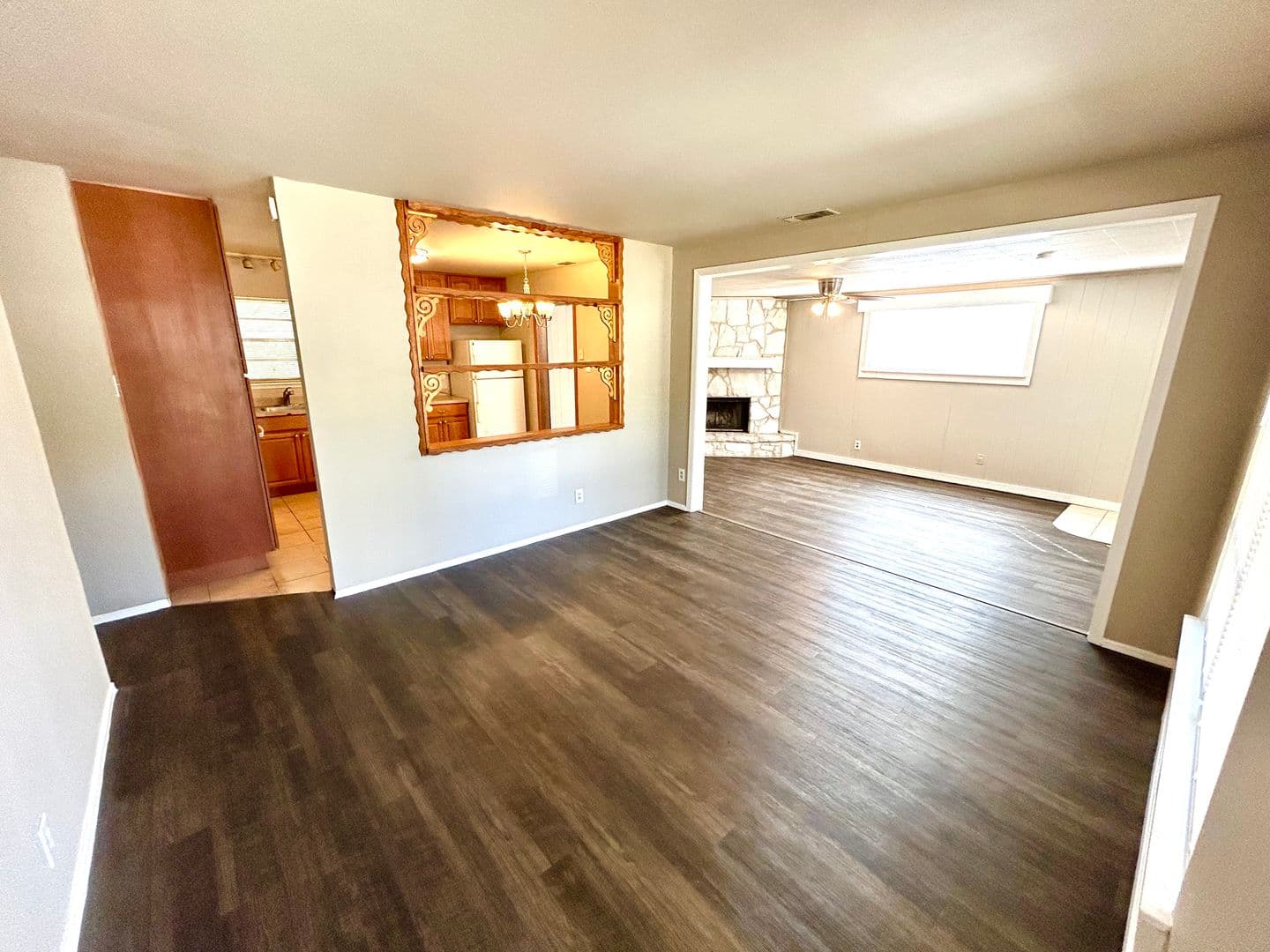 Universal City House: 206 Northview Dr.