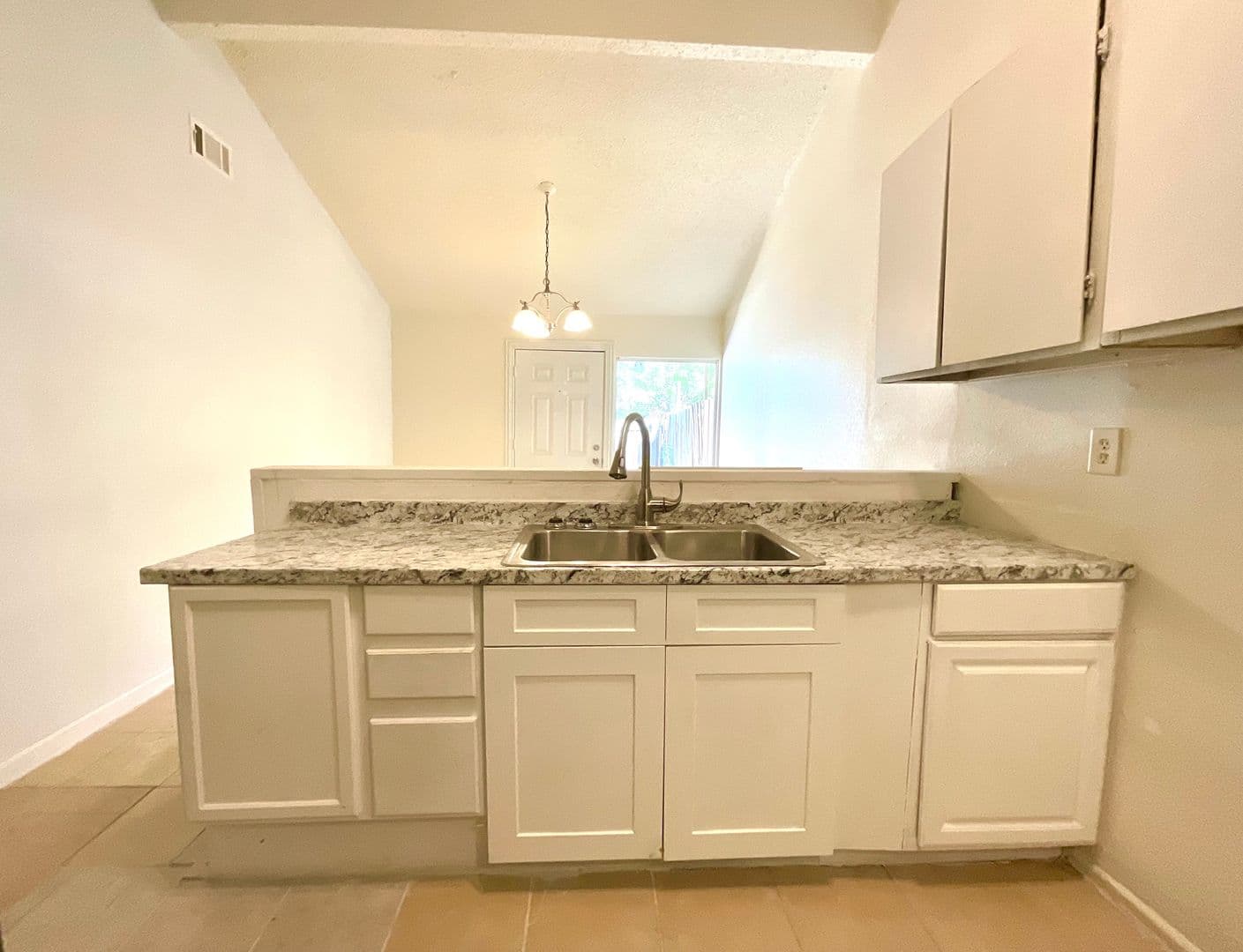 San Antonio House: 7237 Glen Bay