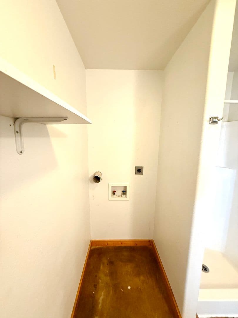 Floresville Apartment: 573 Texas 97