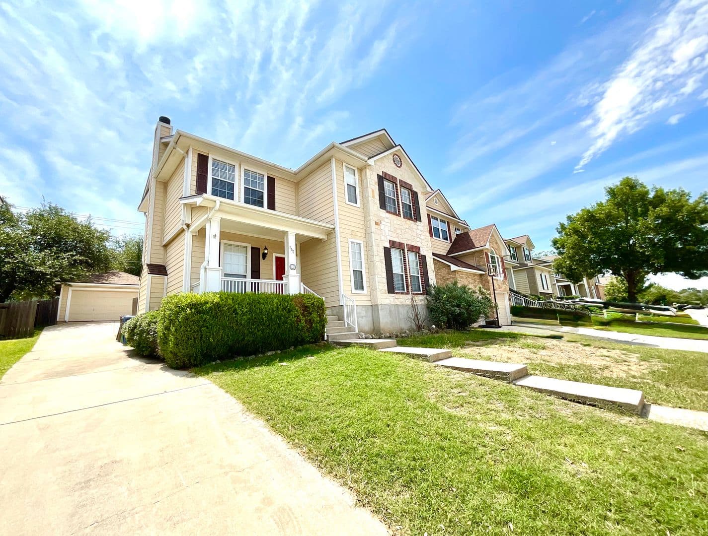 San Antonio House: 166 Red Hawk Rdg