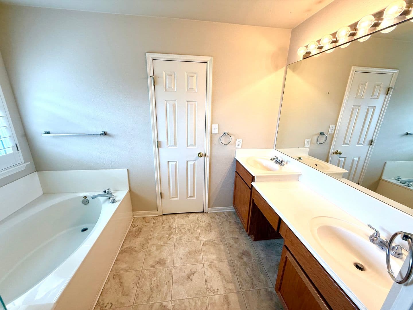 San Antonio House: 842 Windhurst