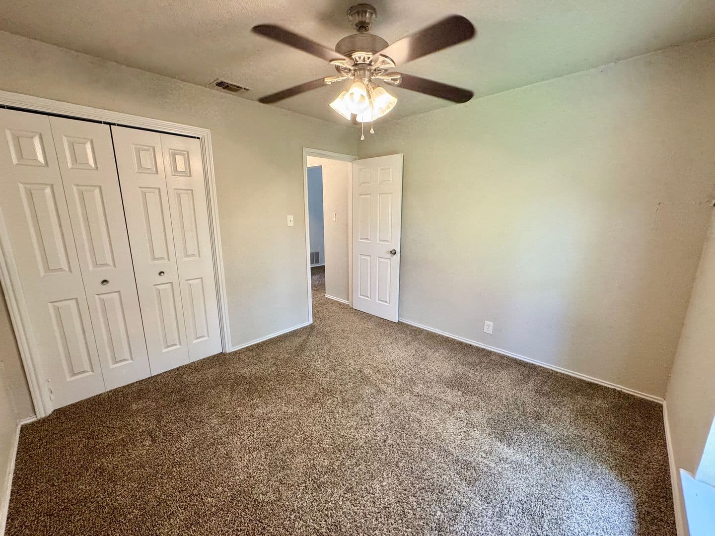 San Antonio House: 4410 Lakebend West Drive
