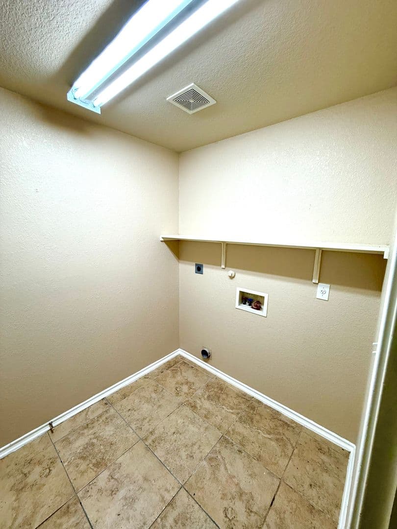 San Antonio House: 9614 Ed Wiseman Trail
