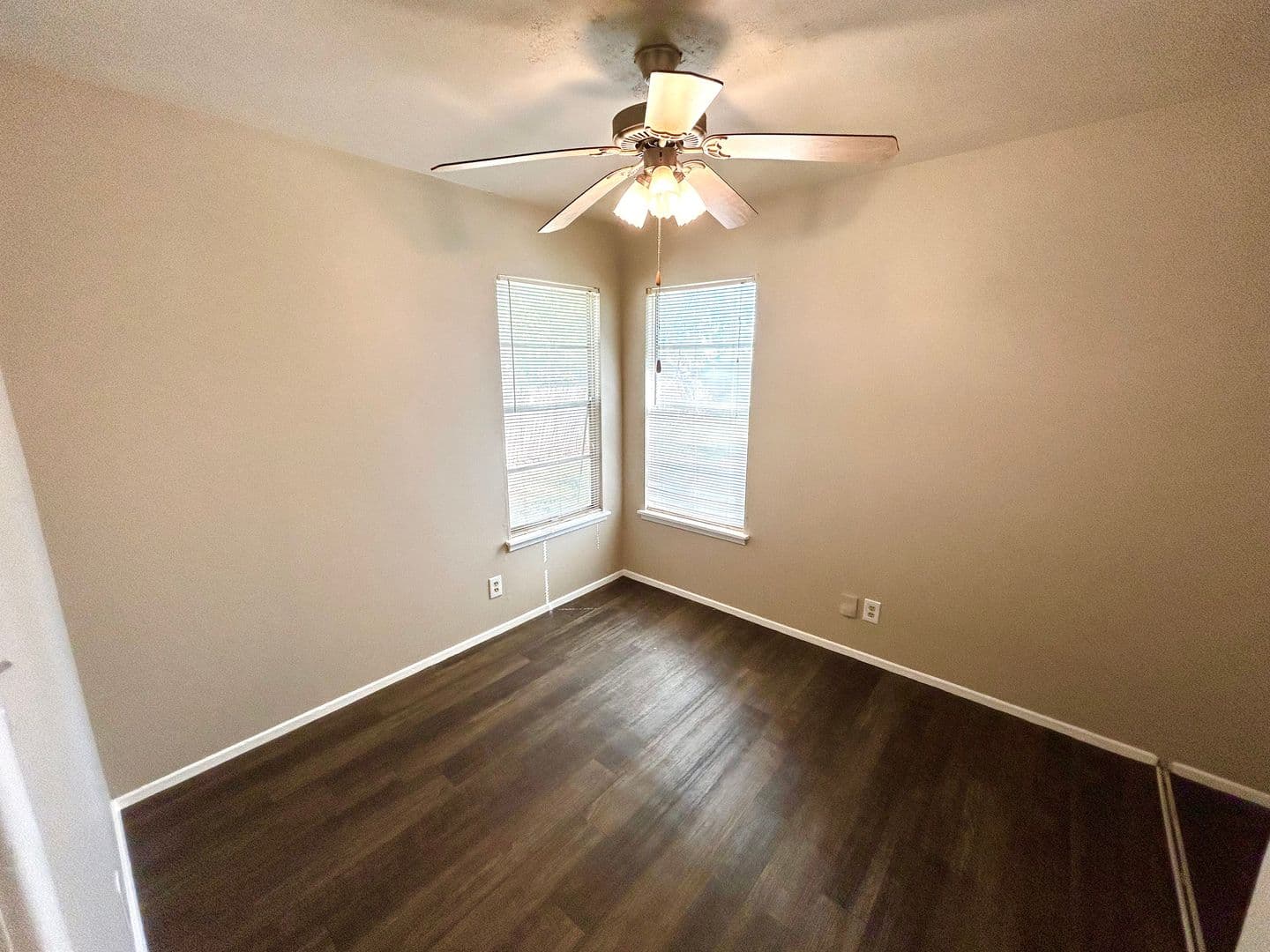 Universal City House: 206 Northview Dr.