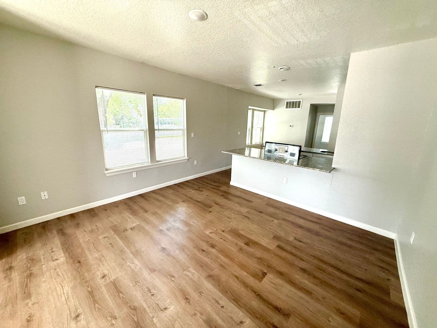 San Antonio Apartment: 2422 West Commerce Street