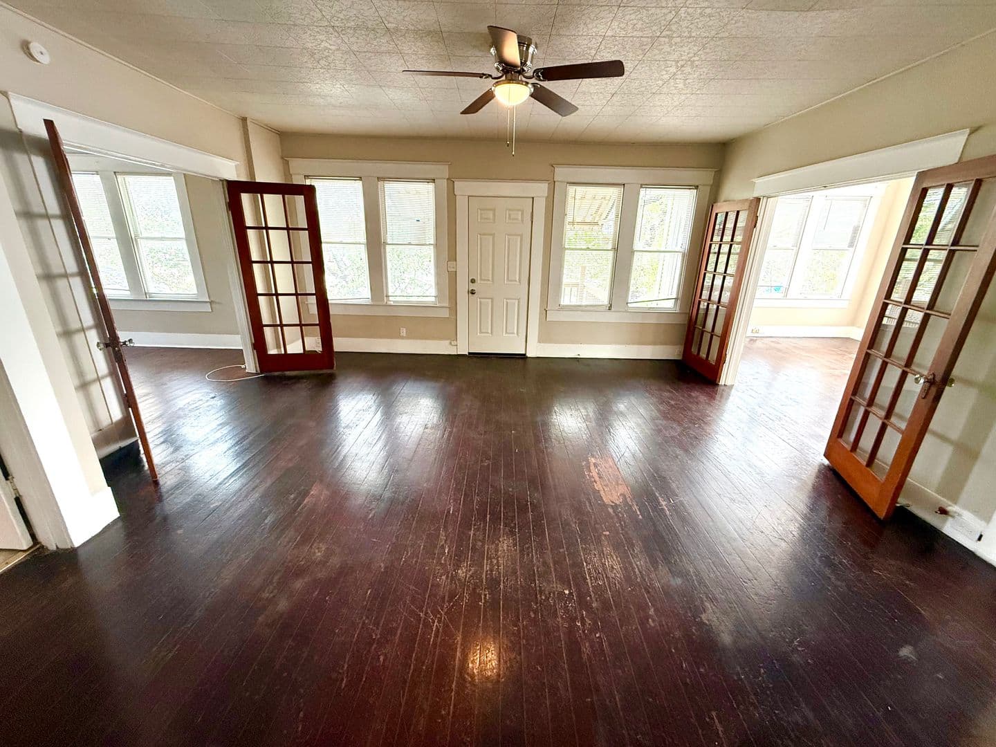 San Antonio Apartment: 810 W Magnolia Ave