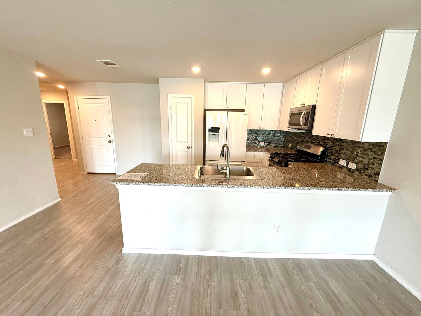 San Antonio House: 9826 Morgans Mills Rd