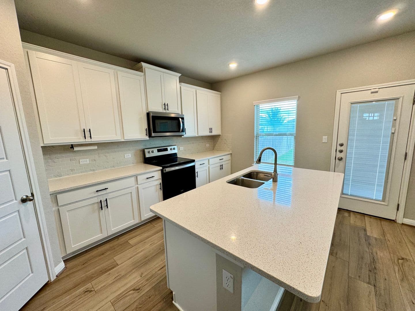 Cibolo House: 320 Goodfella Ave