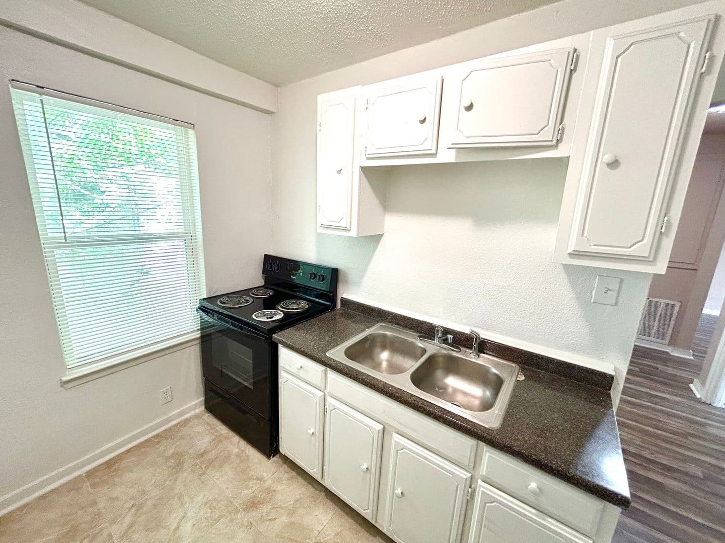 San Antonio House: 617 S Palmetto