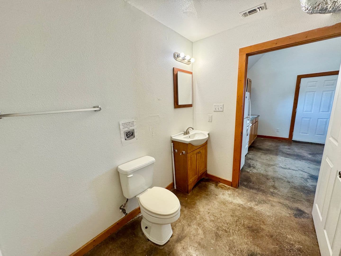 Floresville Apartment: 573 Texas 97