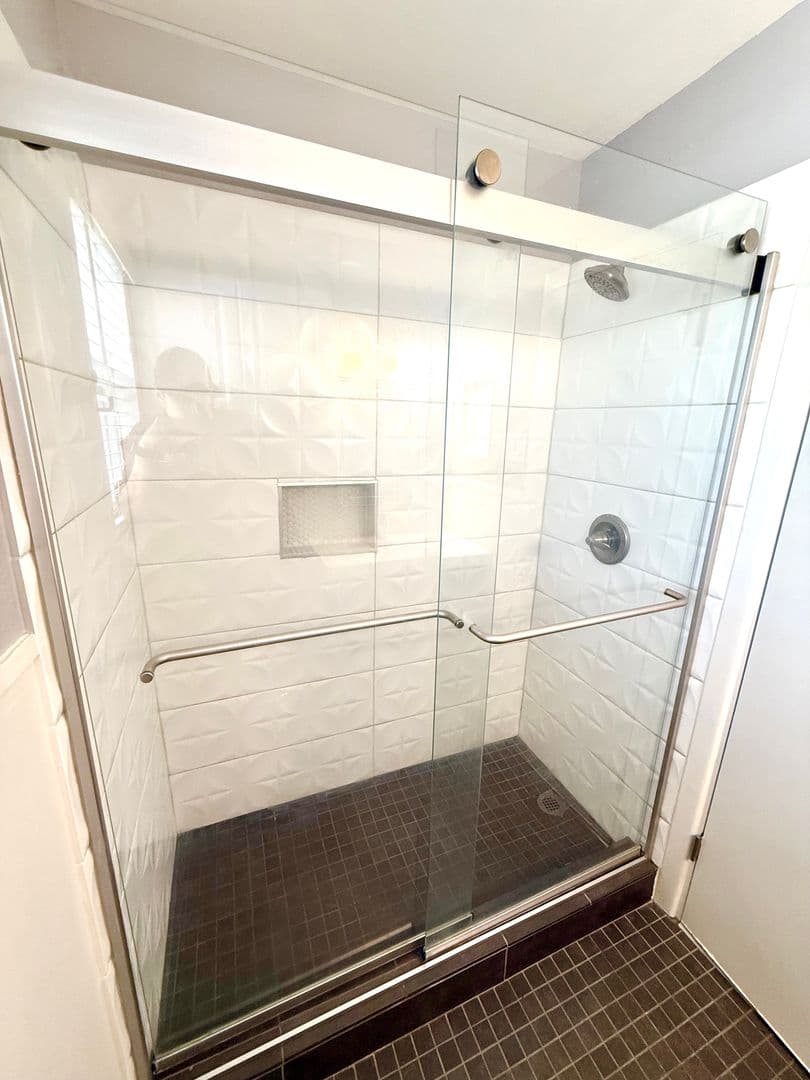 San Antonio House: 125 E Silver Sands Dr #125