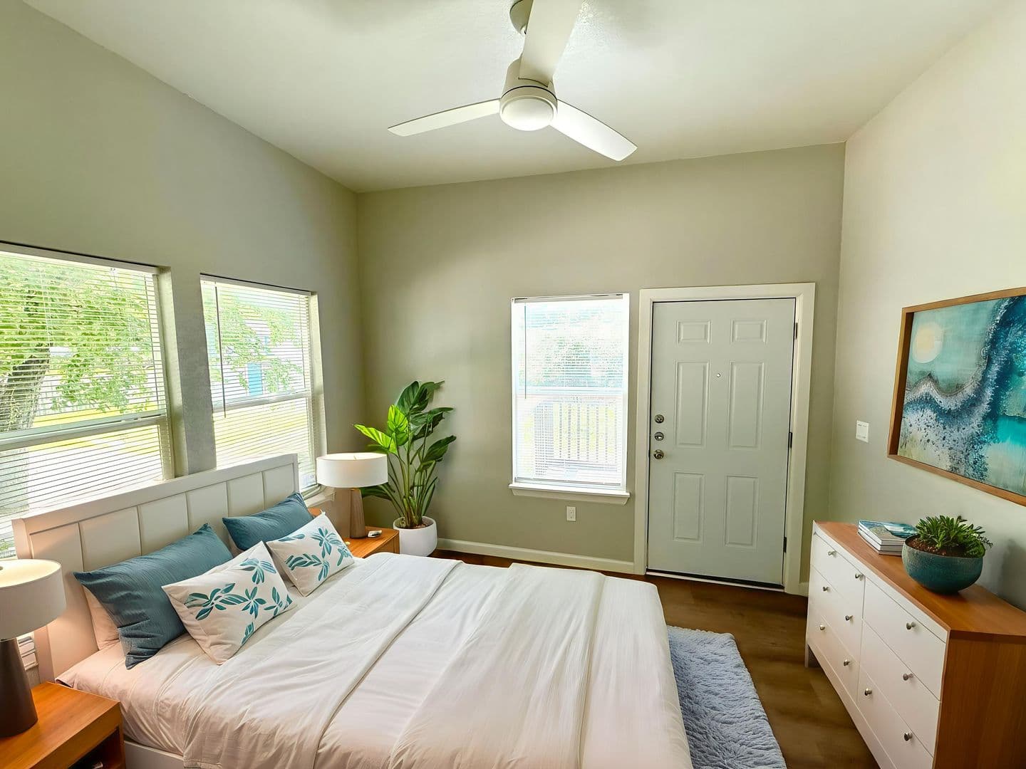 San Antonio Apartment: 2422 West Commerce Street