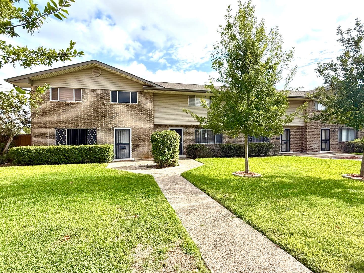 San Antonio House: 113 E Silver Sands