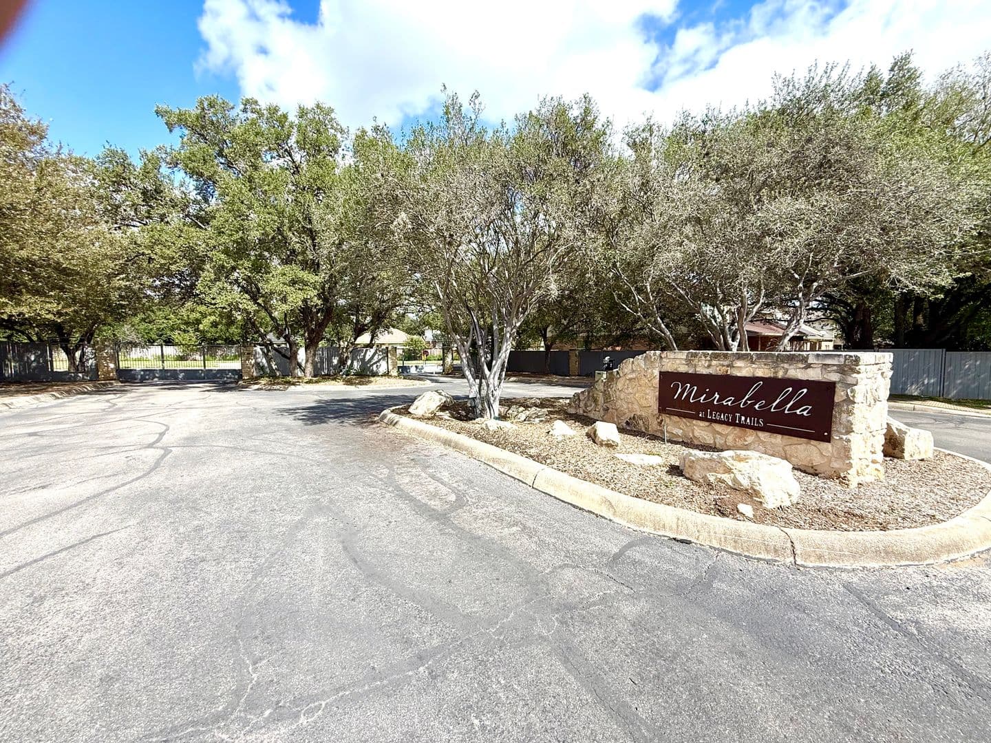 San Antonio House: 9614 Ed Wiseman Trail