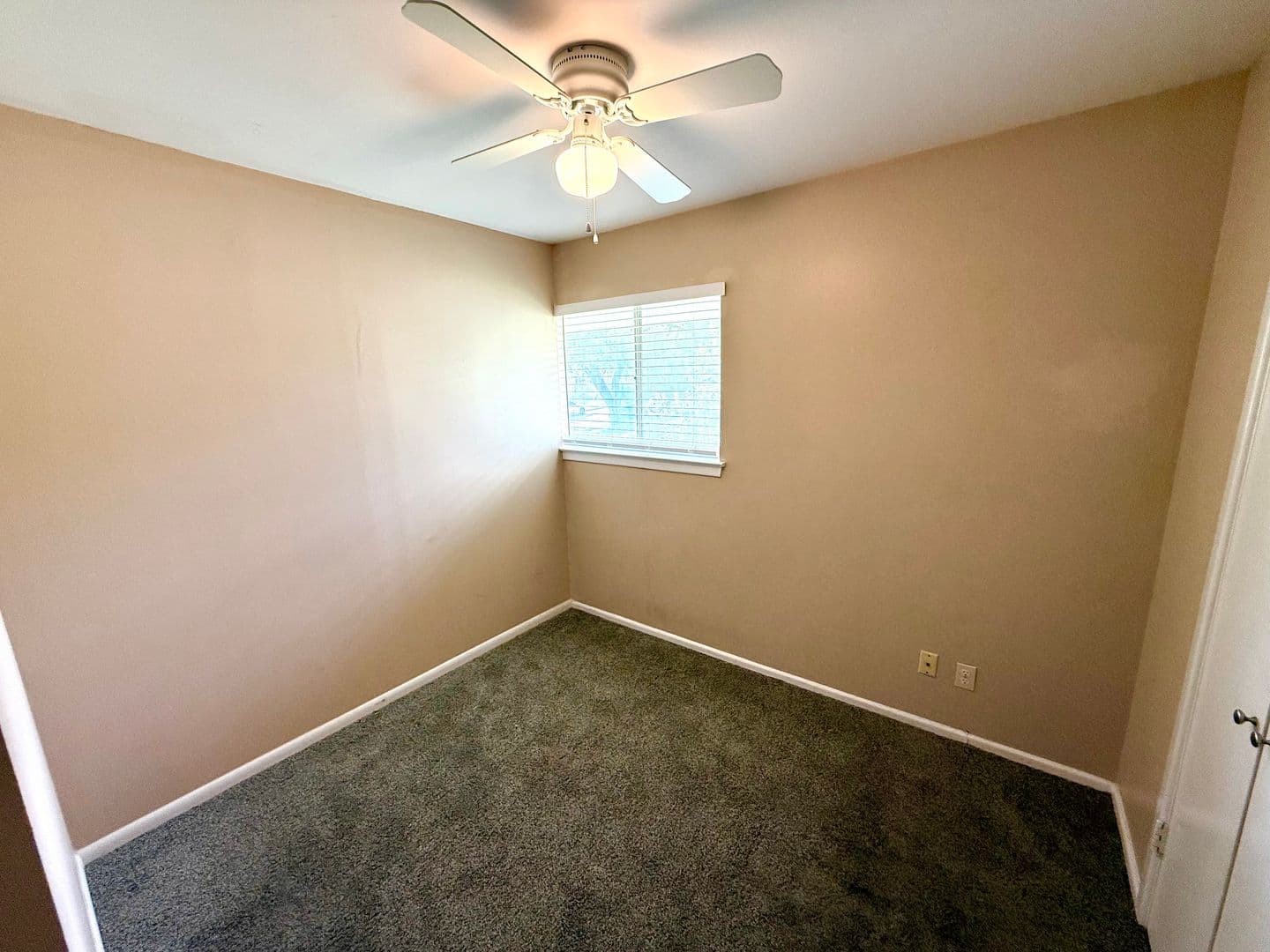 San Antonio House: 113 E Silver Sands