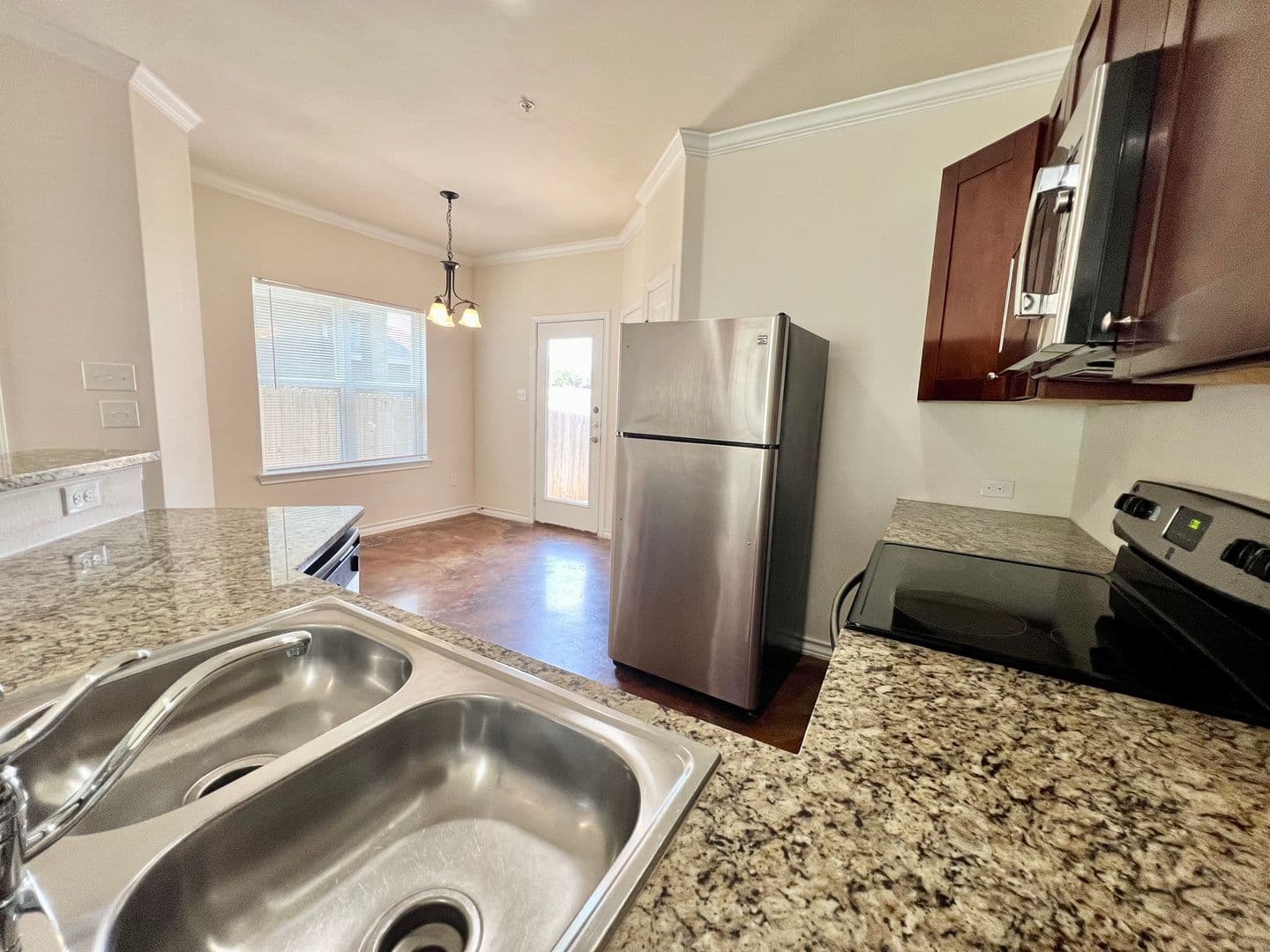 Universal City Apartment: 622 Meadow Arbor Lane