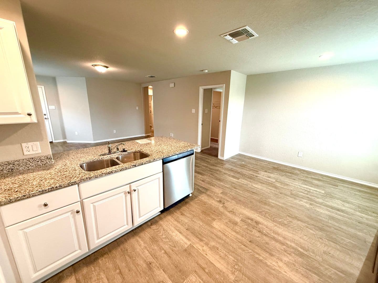 San Antonio House: 7614 Crestway Ridge