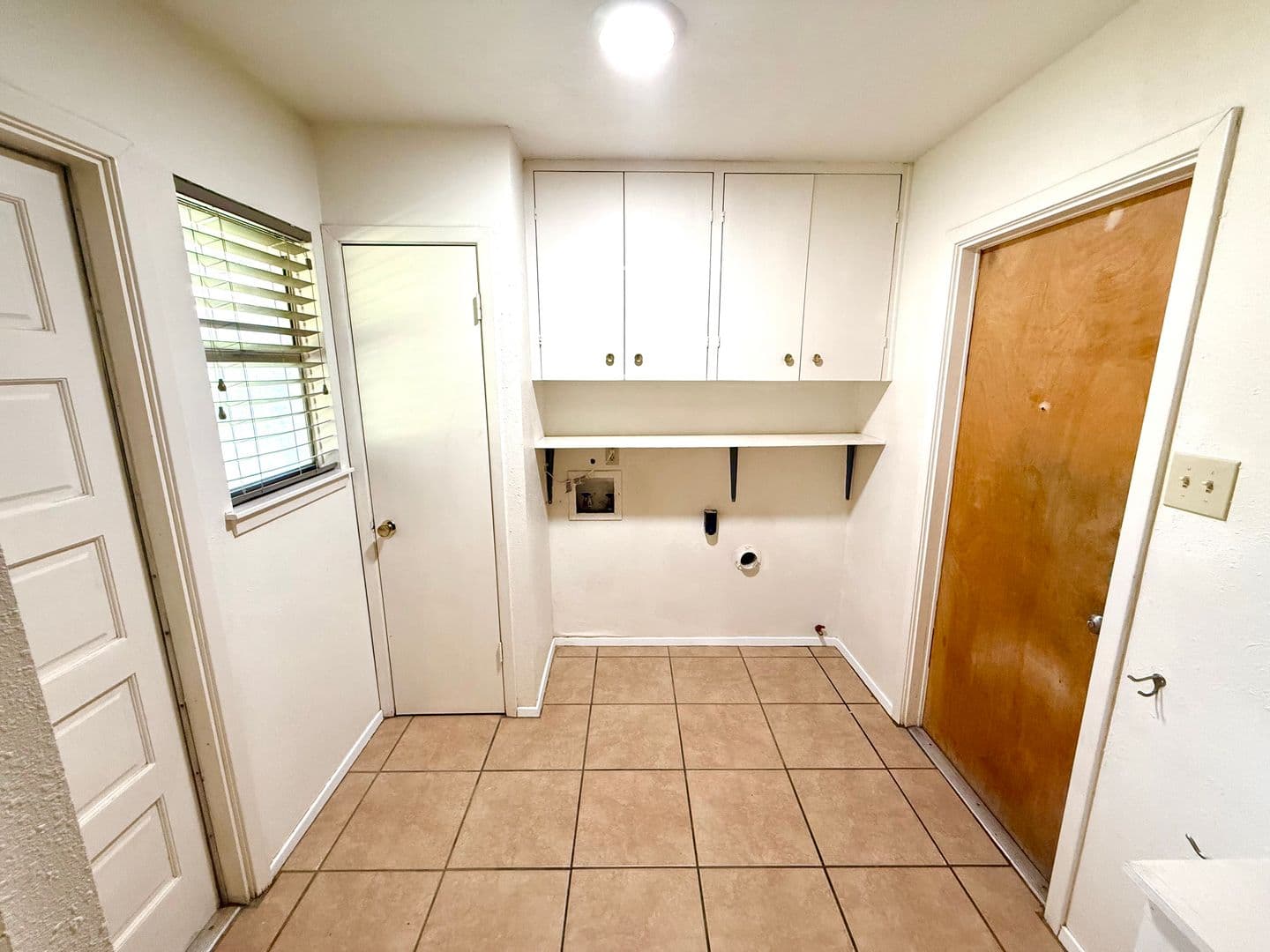San Antonio House: 4922 Lambeth Dr