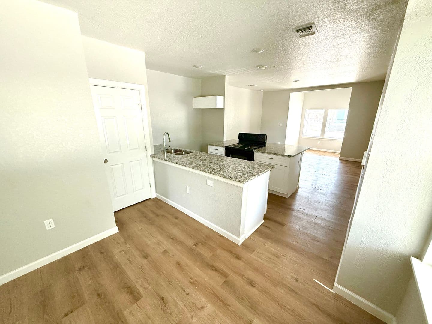 San Antonio Apartment: 2422 West Commerce Street