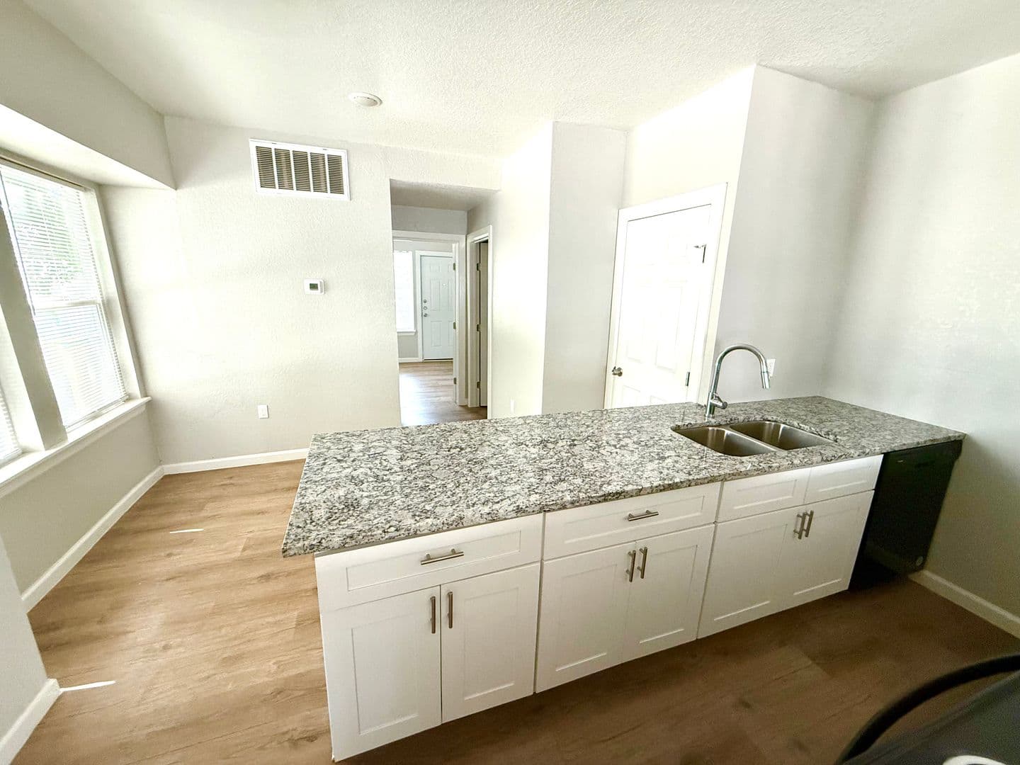 San Antonio Apartment: 2422 West Commerce Street