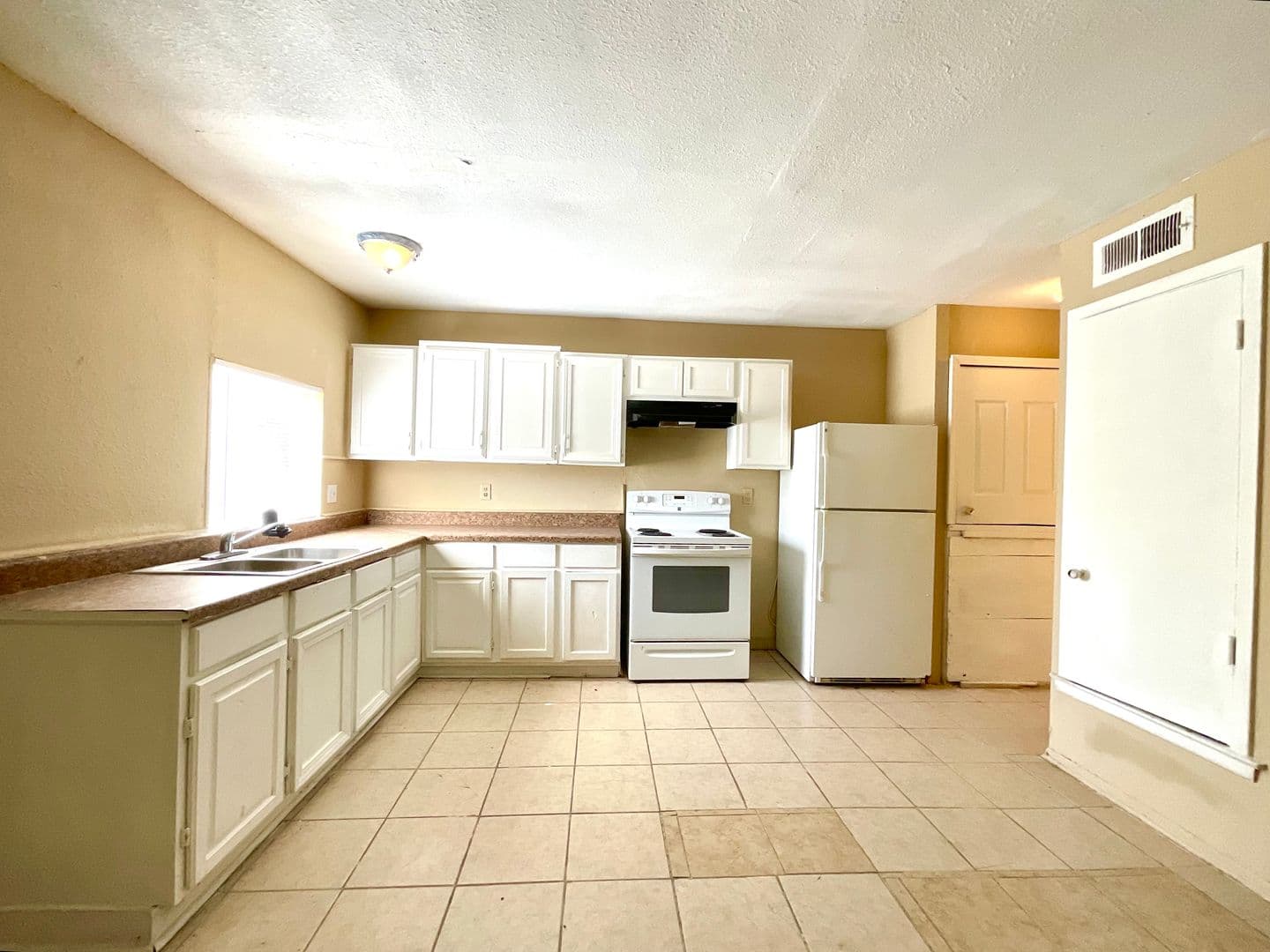 San Antonio House: 7042 Glen Mist