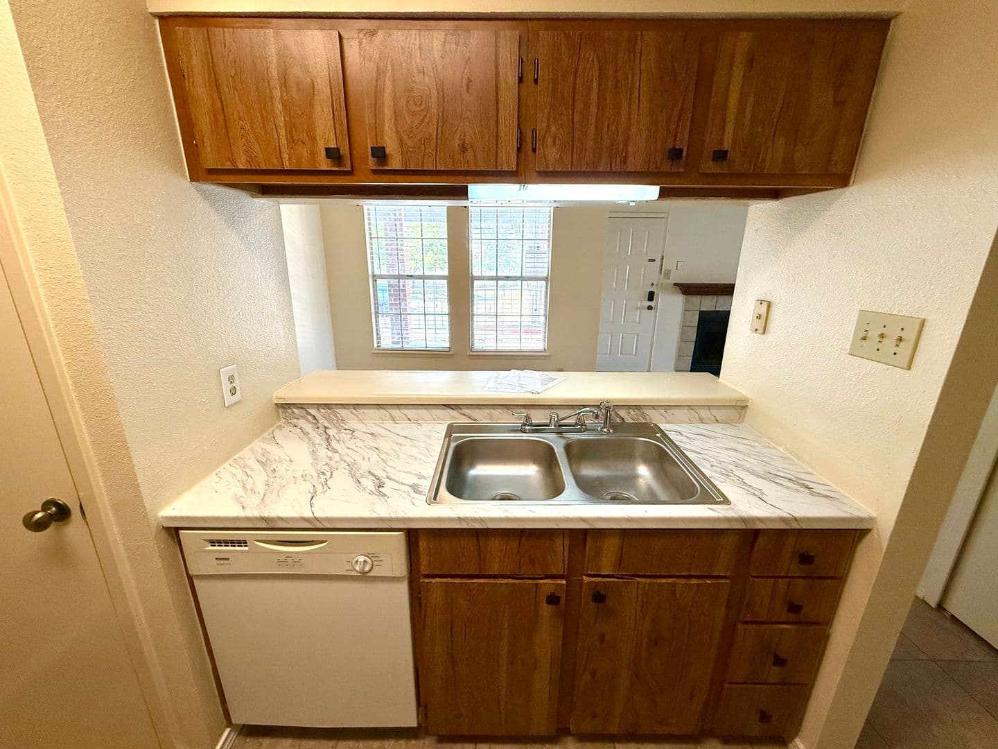 San Antonio House: 14343 Judson Rd APT 407