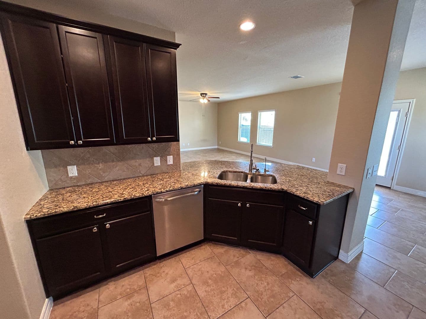 San Antonio House: 12314 Fort Chadborne