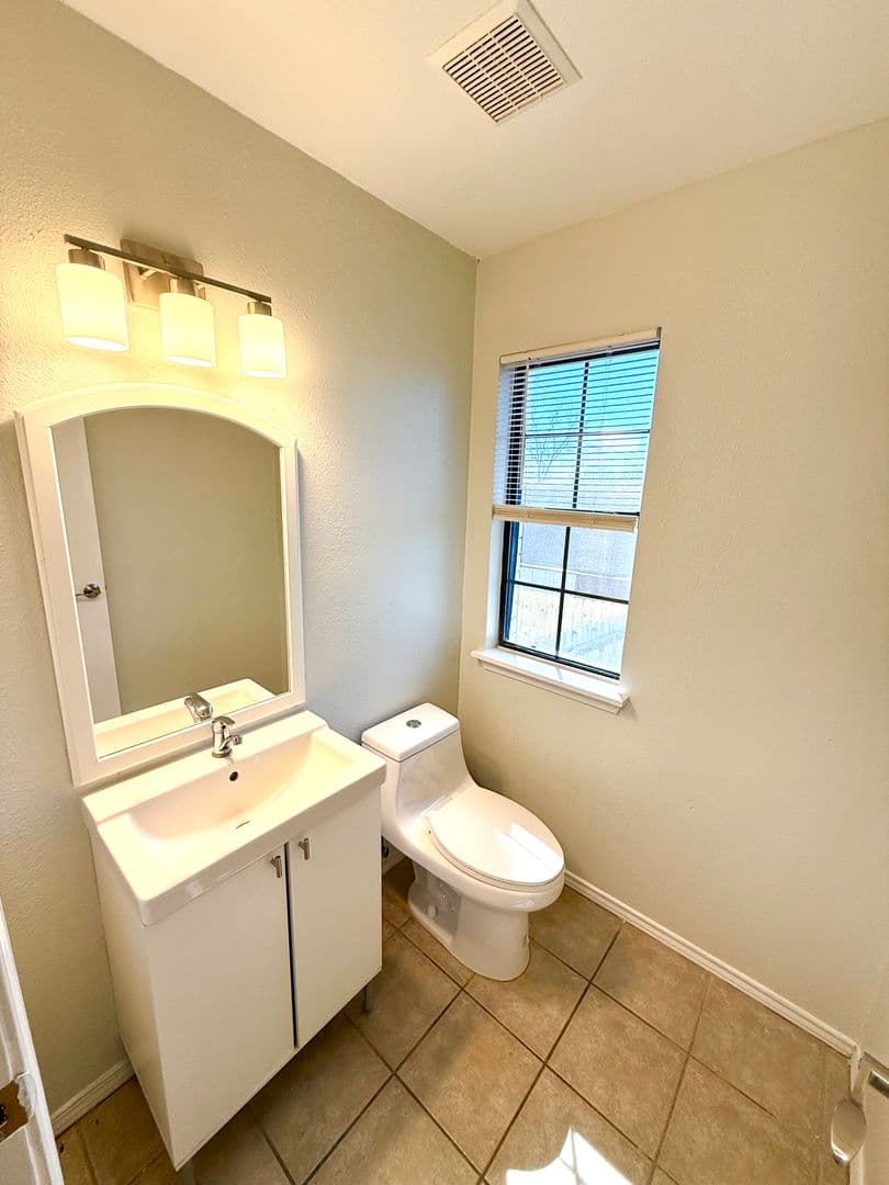 Converse Apartment: 509 Meadow Forge