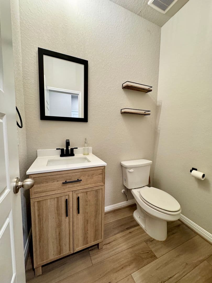 Cibolo House: 320 Goodfella Ave