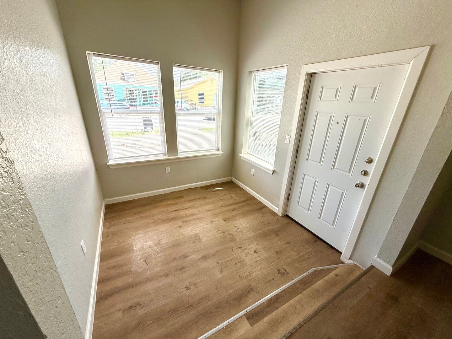 San Antonio Apartment: 2422 West Commerce Street
