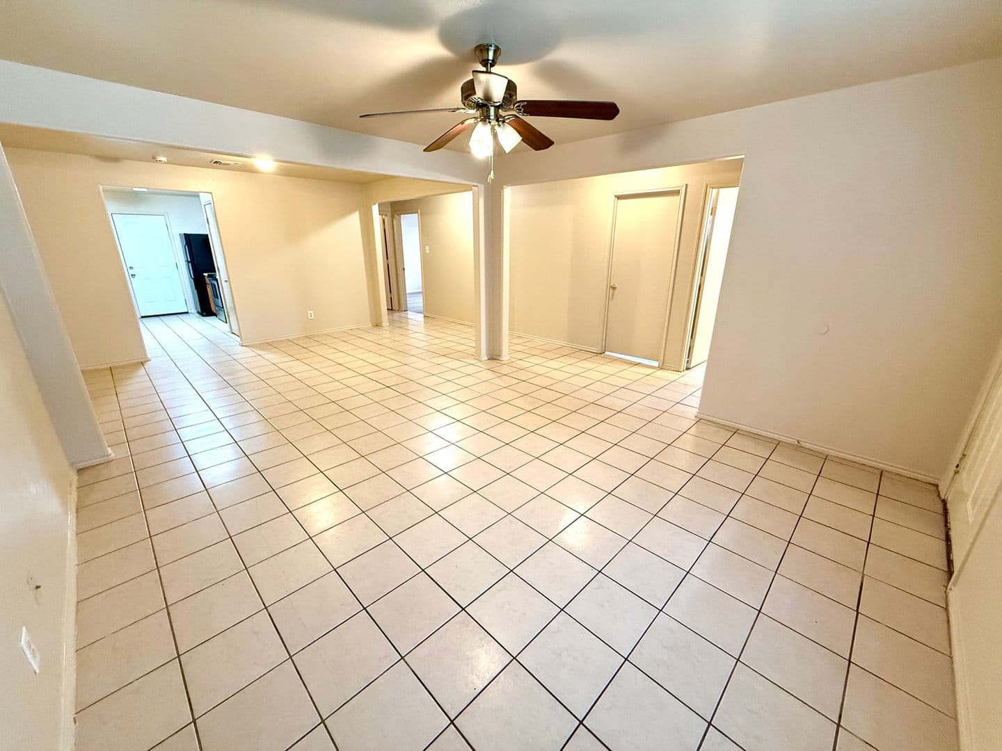 San Antonio House: 7568 Oak Chase