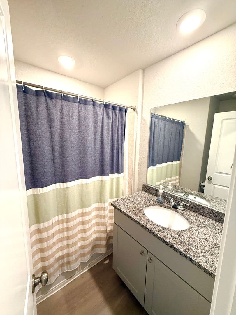 San Antonio House: 7918 Dovers Den