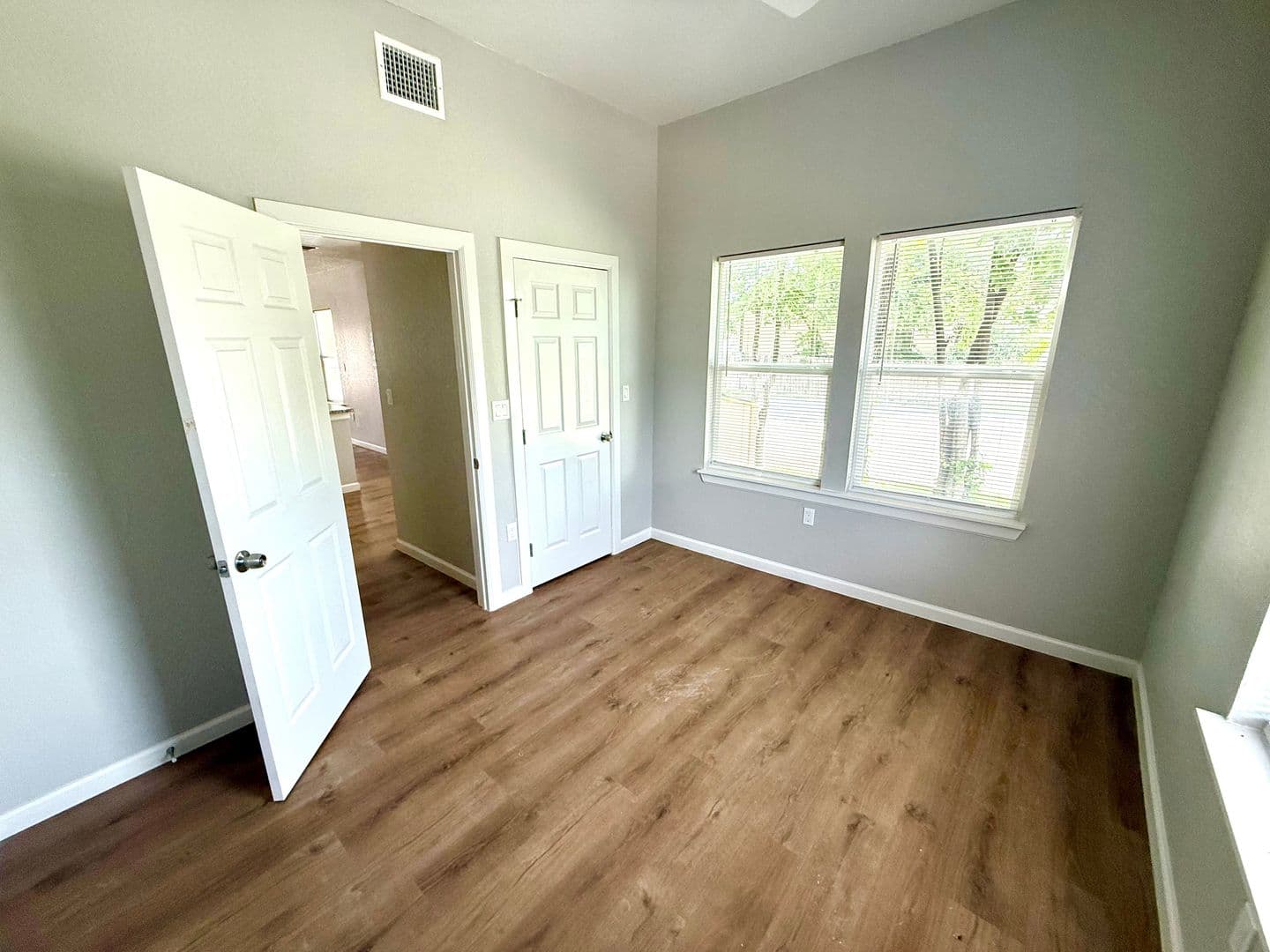 San Antonio Apartment: 2422 West Commerce Street