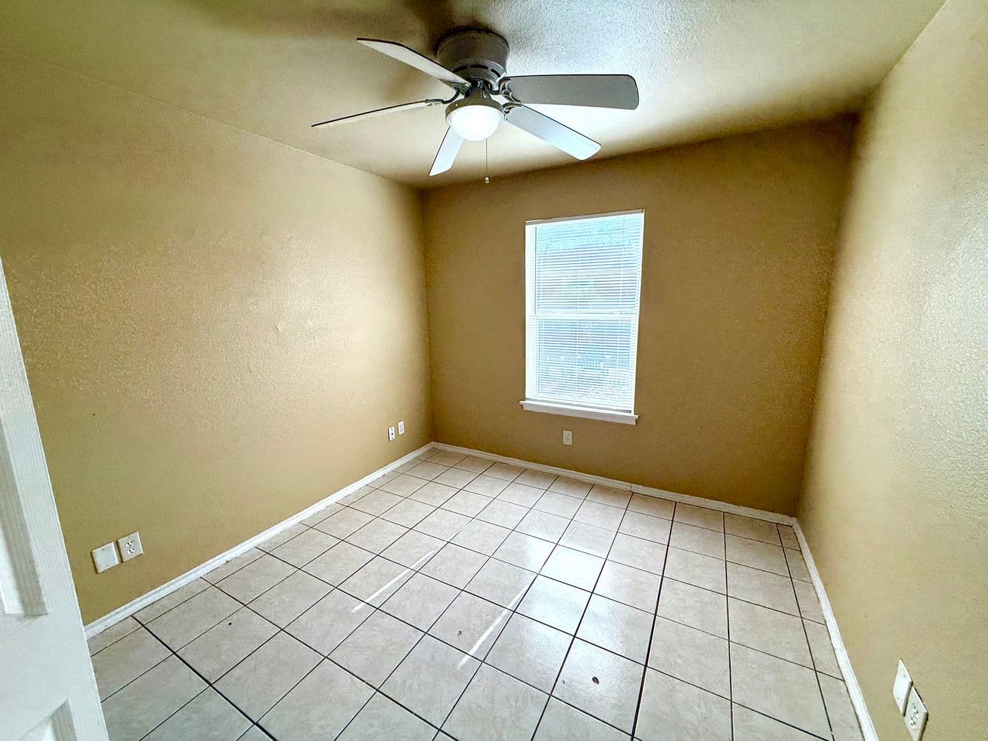 San Antonio House: 424 Amires Pl