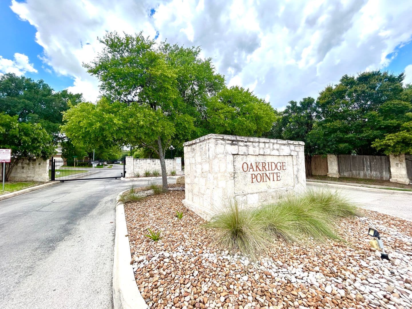 San Antonio House: 8807 Brae Ridge Drive