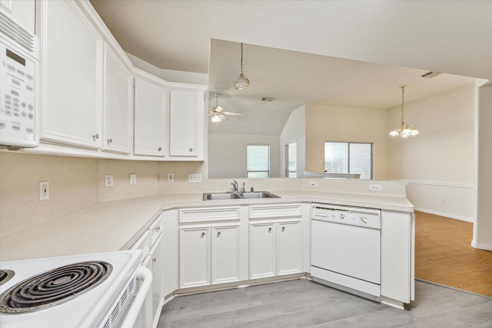 Conroe House: 1806 Arbor Glen