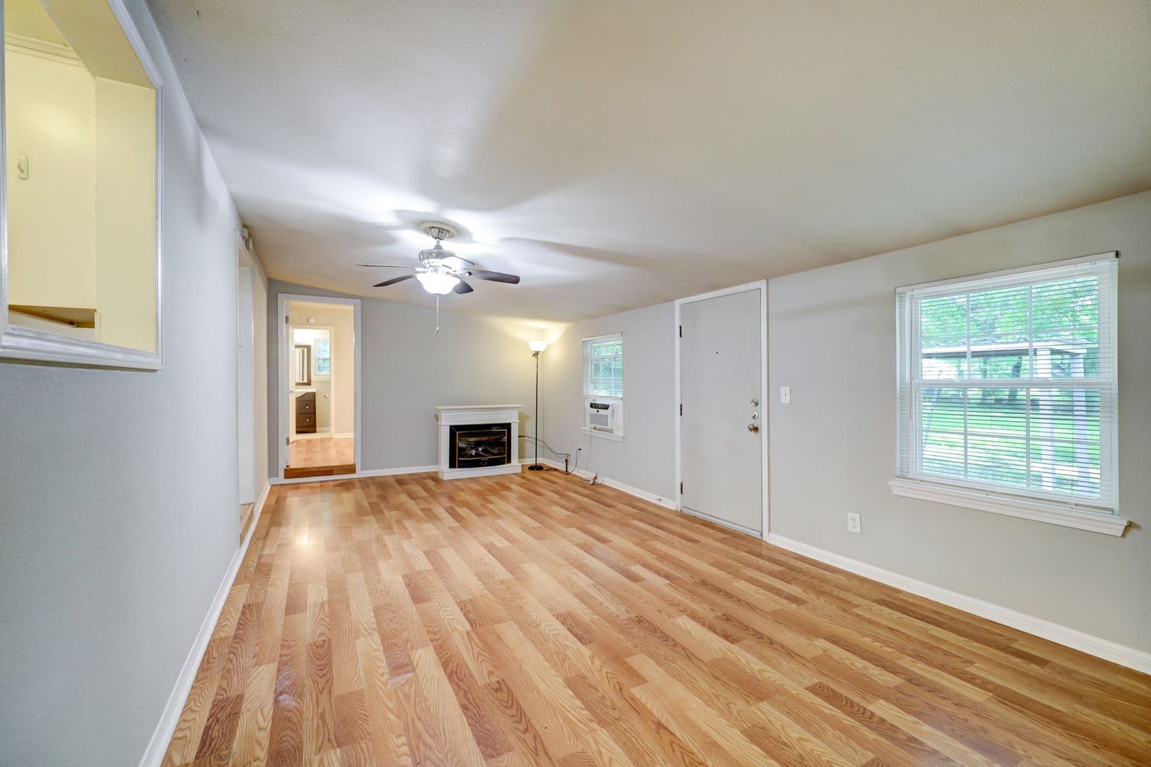 Conroe House: 9193 Lucille Ln