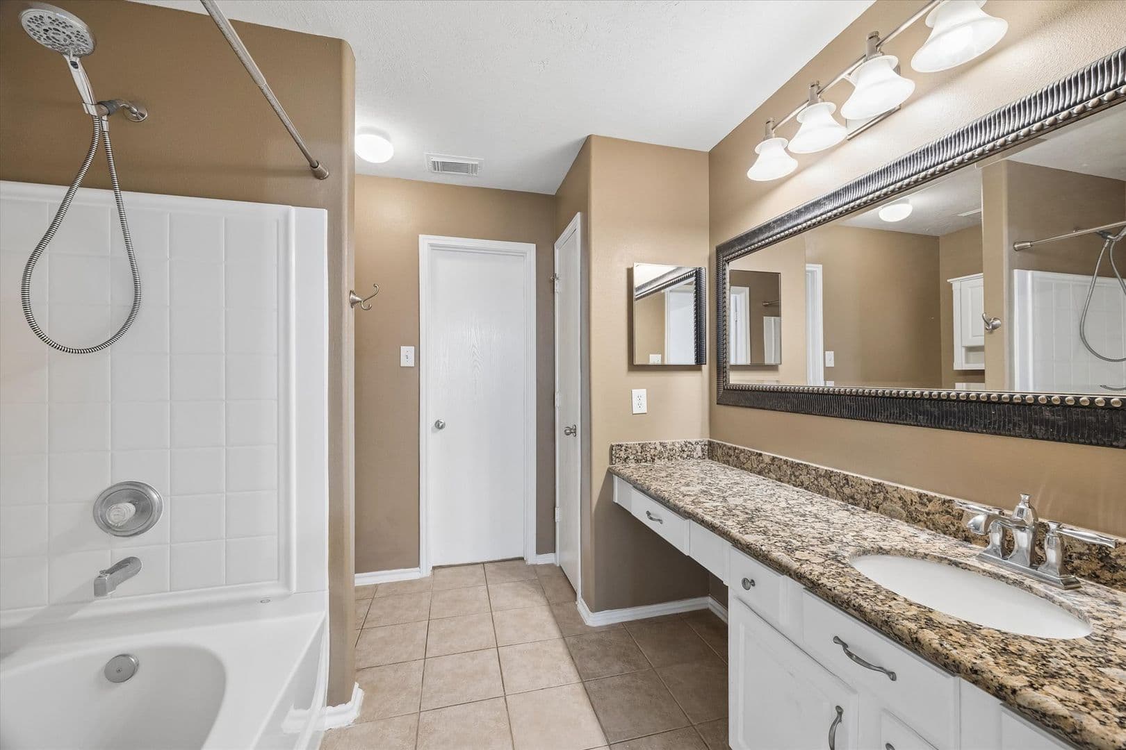 Spring House: 147 N. Vesper Bend Circle