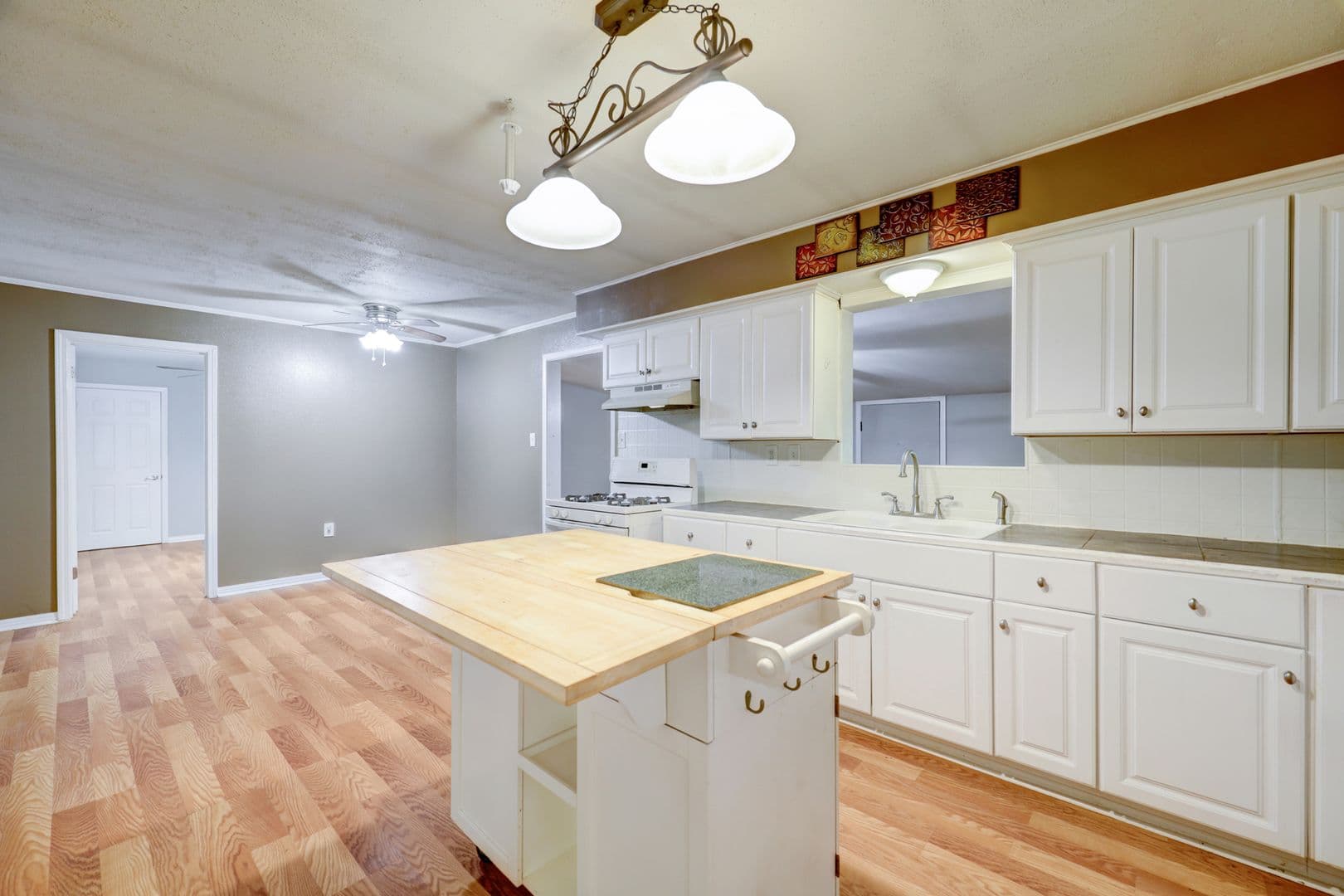 Conroe House: 9193 Lucille Ln