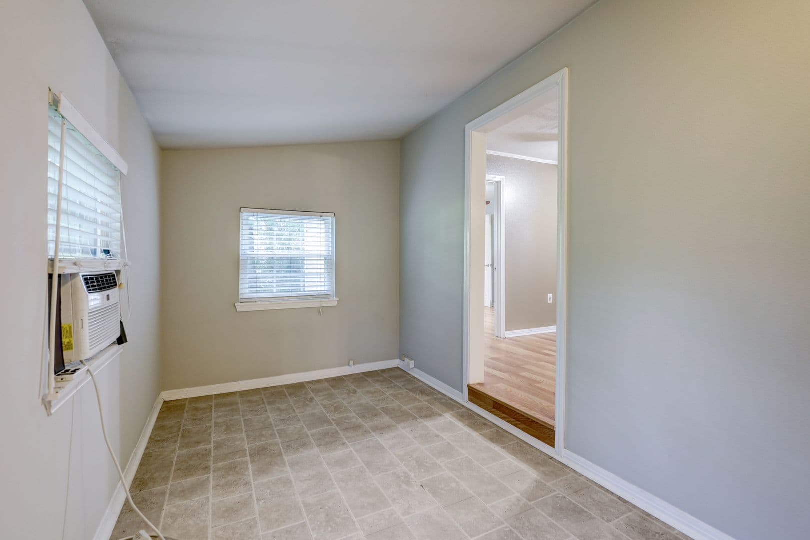 Conroe House: 9193 Lucille Ln