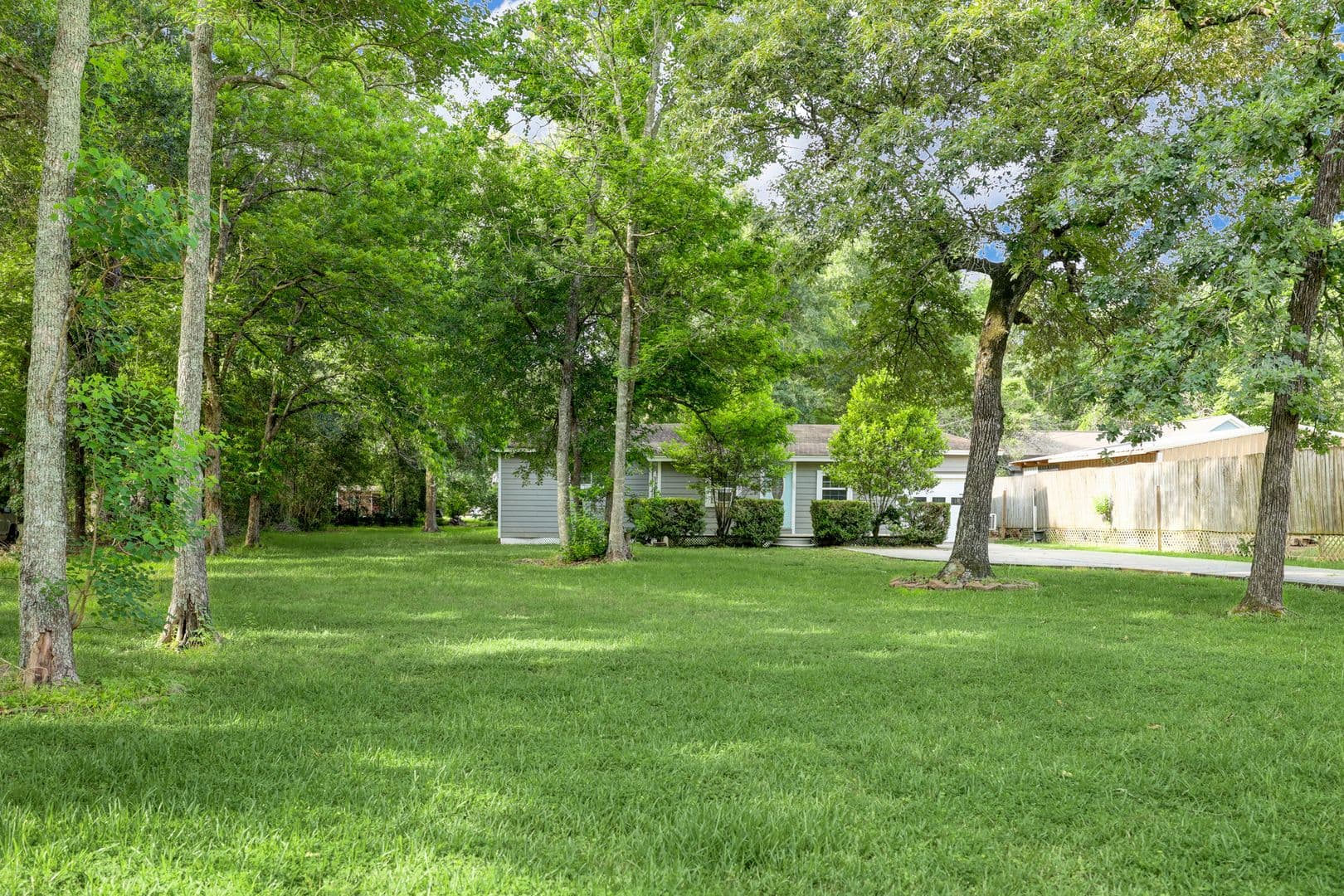 Conroe House: 9193 Lucille Ln