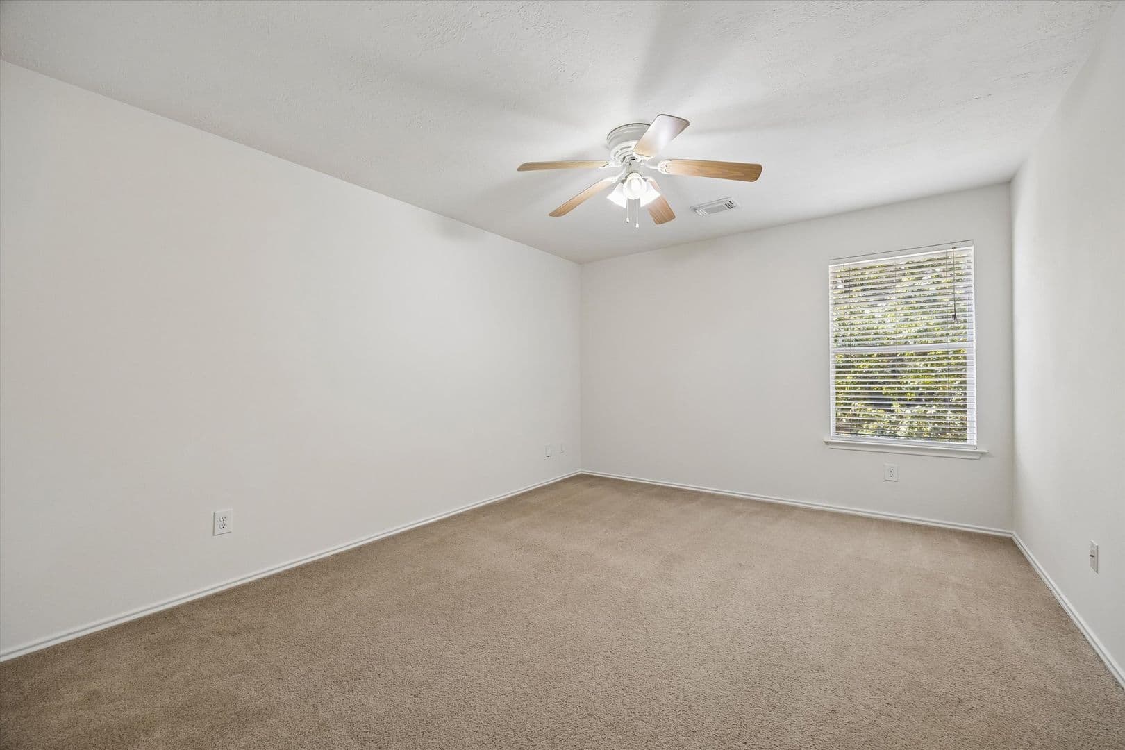 Spring House: 147 N. Vesper Bend Circle