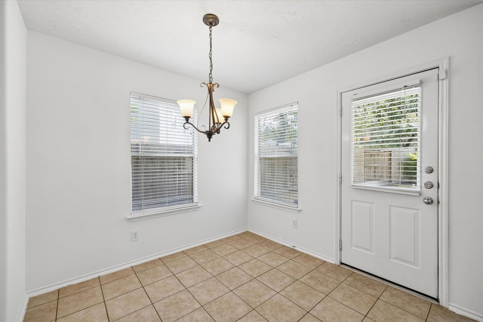 Spring House: 147 N. Vesper Bend Circle