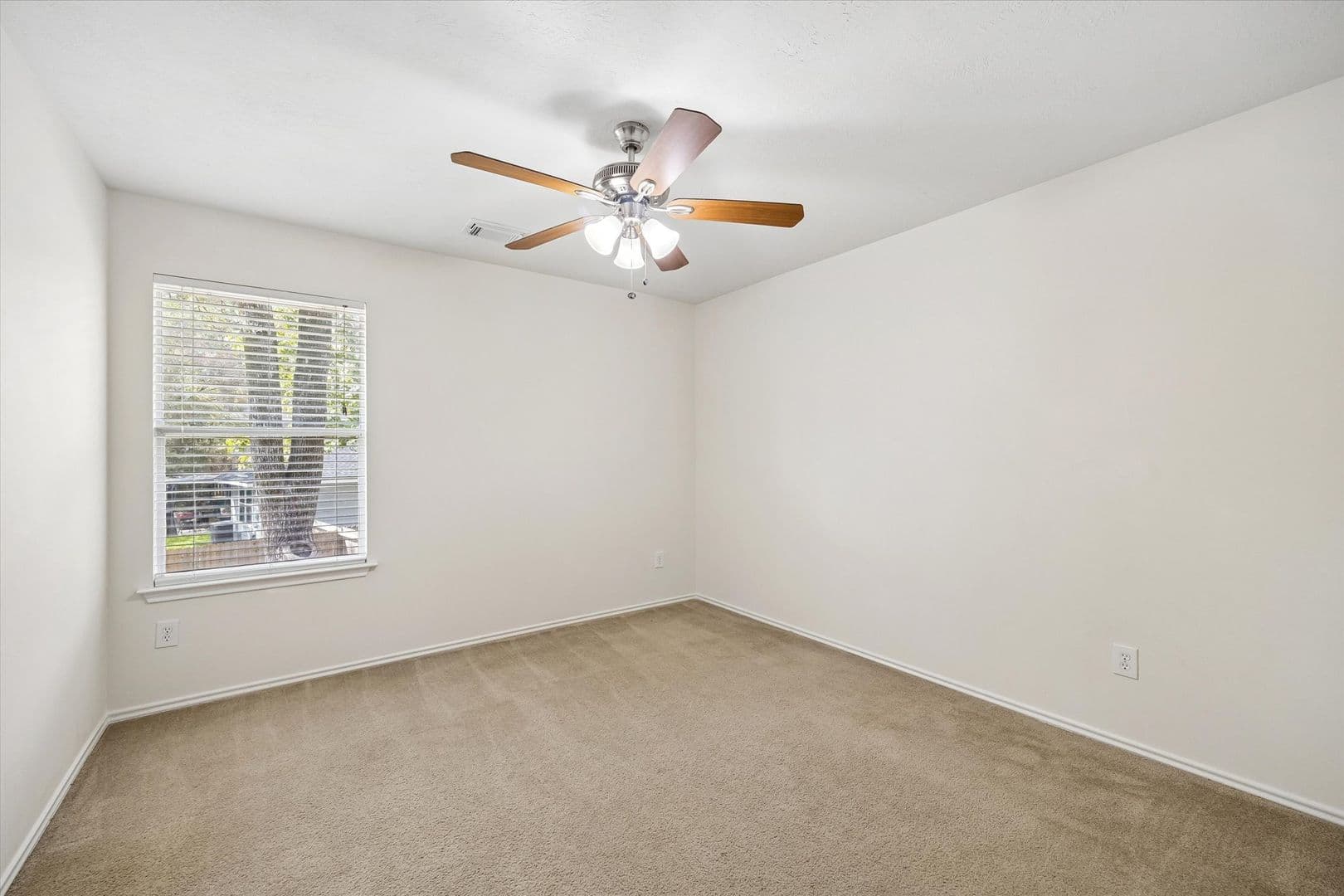 Spring House: 147 N. Vesper Bend Circle